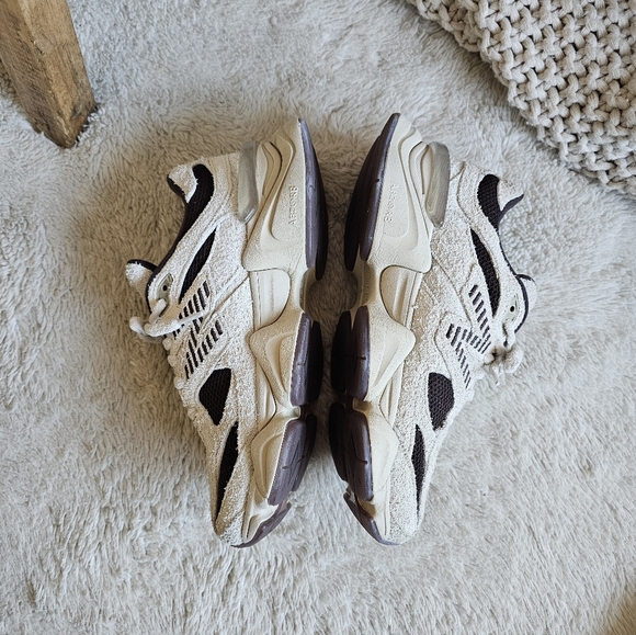 New Balance 9060 - Picture 10 of 13